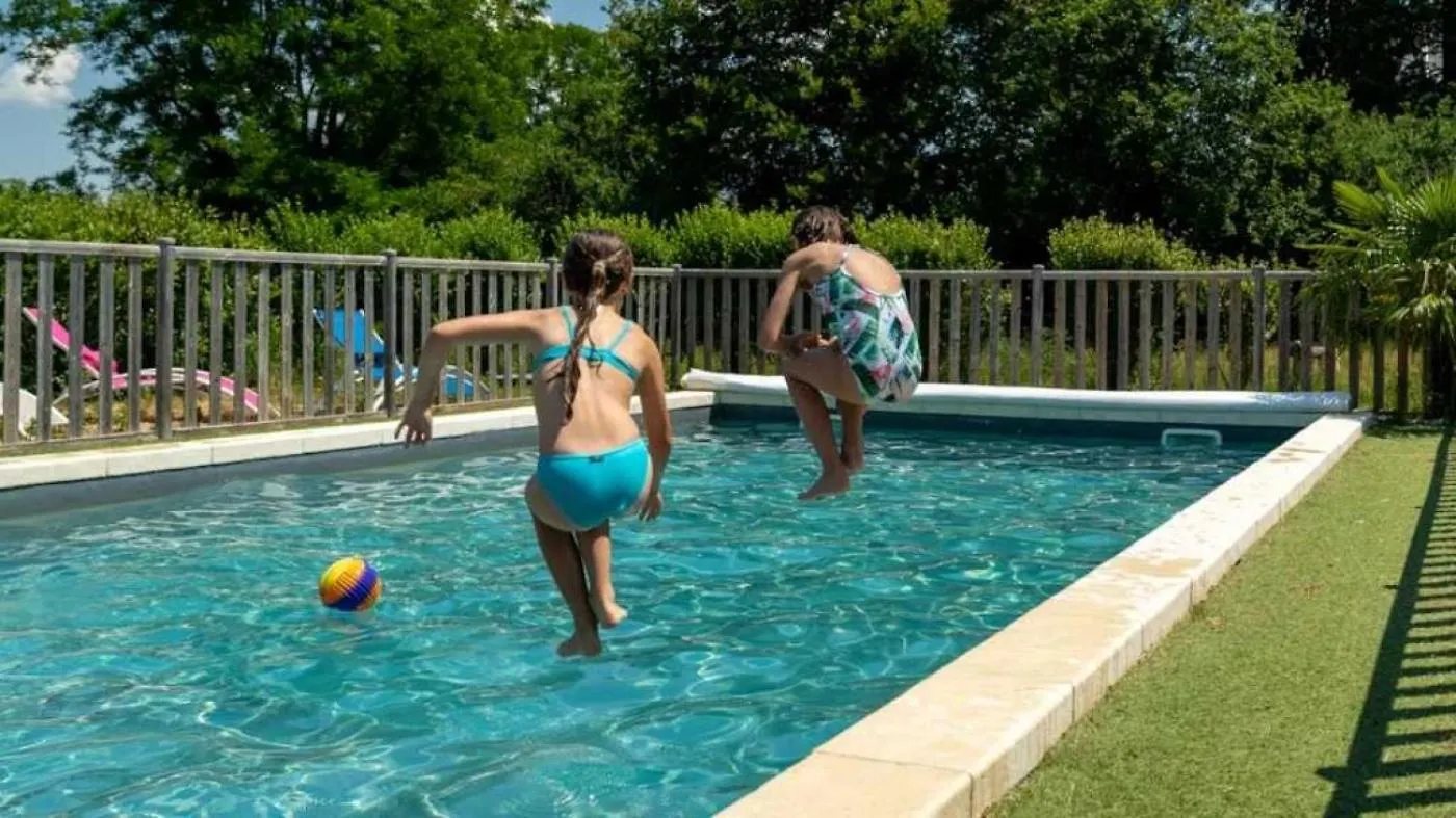 Holiday home Cabane - Piscine - Eeceda Chassenard